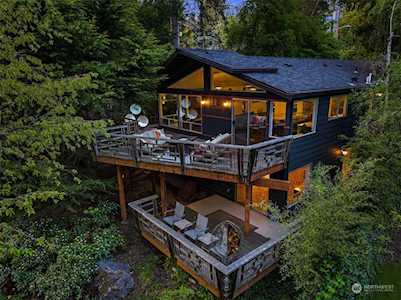9515 Sand Point Way NE Seattle, WA 98115