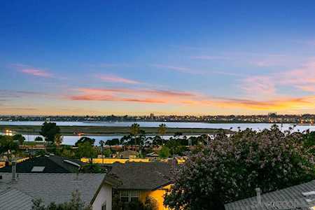 2435 Frankfort St San Diego, CA 92110