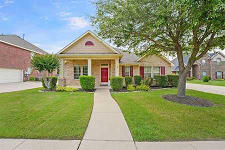 5813 Southern Hills Drive North Richland Hills, TX 76180