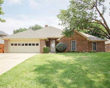 405 Sandra Drive Lewisville, TX 75057