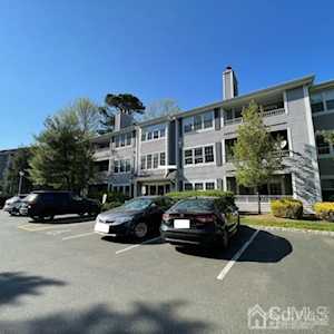 802 Meadow Court Helmetta, NJ 08828