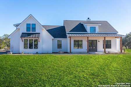 2152 Palomino Springs Bandera, TX 78003