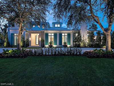 660 N 3rd St Naples, FL 34102