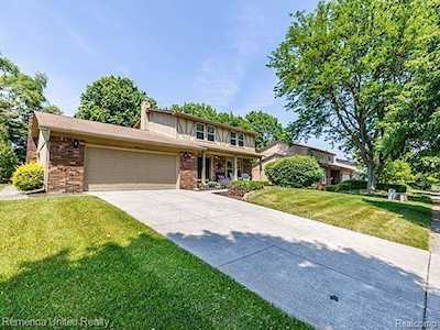 25427 Buckminster Dr Novi, MI 48375