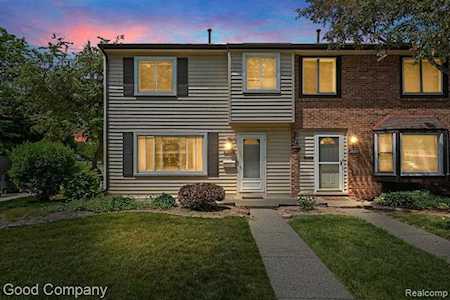 38041 Carolon Blvd Westland, MI 48185