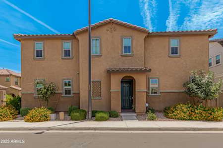 1527 S Loren Lane Gilbert, AZ 85296