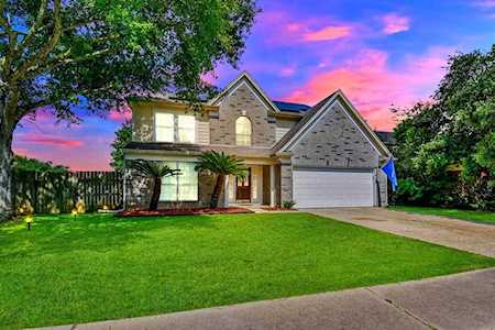 4001 Spring Garden Dr Pearland, TX 77584