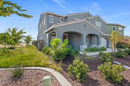 4042 Hearst Castle Way Rancho Cordova, CA 95742