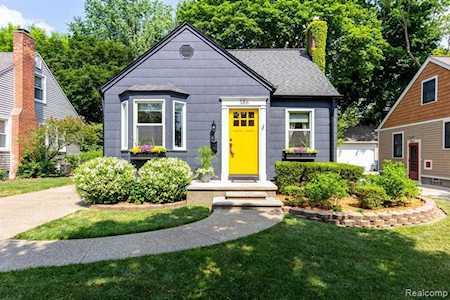 386 Pacific St Plymouth, MI 48170