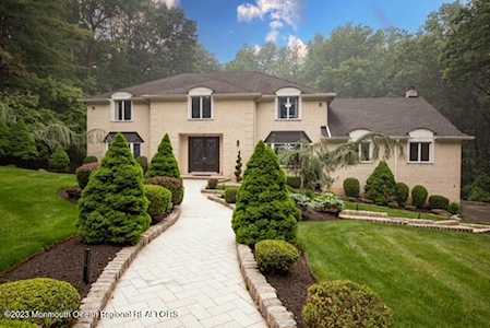 2 Crossbrook Ct Holmdel, NJ 07733