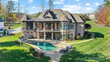 2105 Salem Dr Lake Wylie, SC 29710