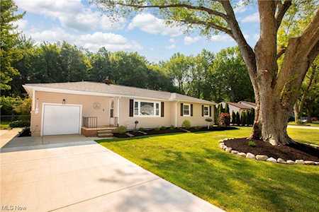 2701 Elizabeth St Avon, OH 44011