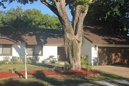 620 SW 99th Ave Pembroke Pines, FL 33025