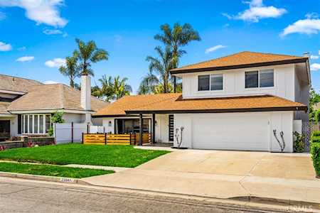 20061 Midland Ln Huntington Beach, CA 92646