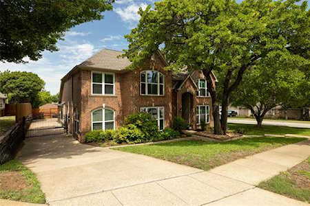 8551 Twisted Oaks Court North Richland Hills, TX 76182