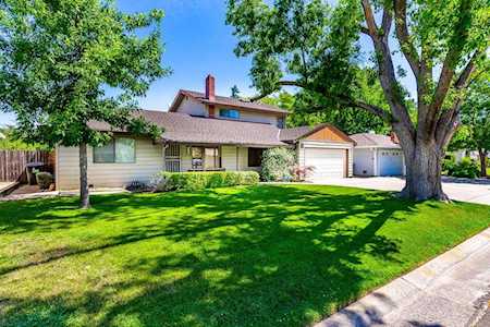 3813 William Way Sacramento, CA 95821