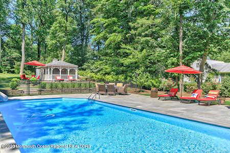 35 Bamm Hollow Rd Middletown, NJ 07748