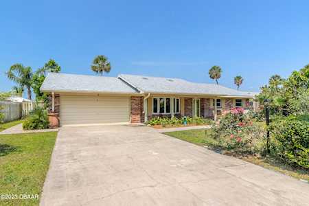 1 Fountainebleau Circle Daytona Beach, FL 32118
