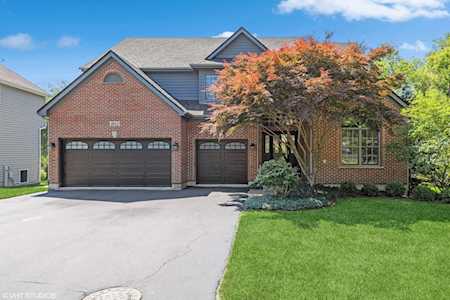 3611 Oakleaf Ln Crystal Lake, IL 60012