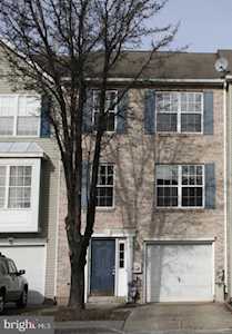 18 Versailles Ct Newark, DE 19702