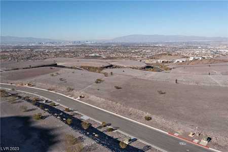 6 Chisel Crest Ct Henderson, NV 89012