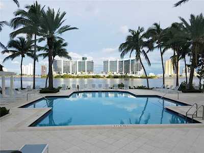 3115 NE 184th St #4104 Aventura, FL 33160