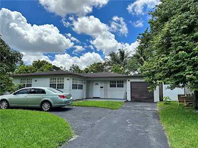 4332 NW 2nd St Plantation, FL 33317