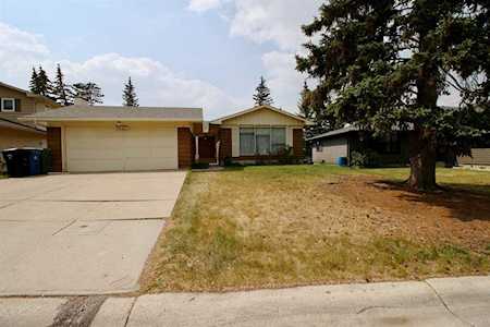 5625 Dalcastle Hill NW Calgary, AB T3A 2A2