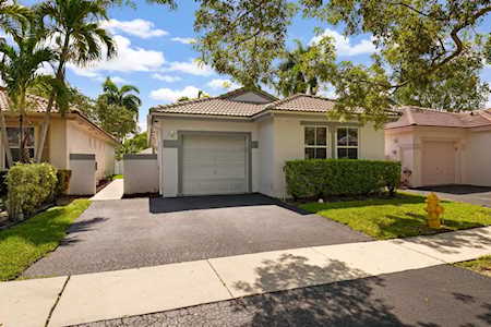 200 NW 75 Ter Terrace Plantation, FL 33317