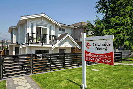 4677 Canada Way #1 Burnaby, BC V5G 1K8