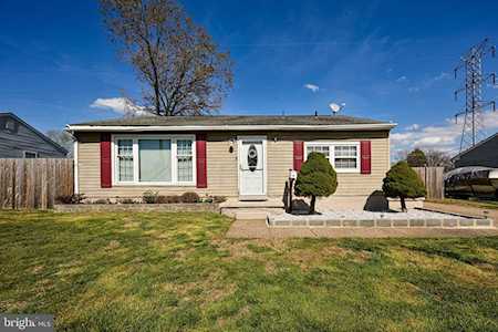 11 W Burton Ave New Castle, DE 19720
