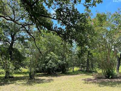 186 Ironstone RD Smithville, TX 78957