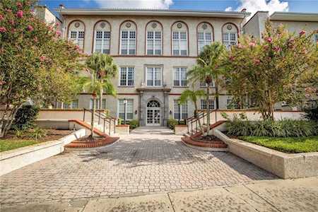 701 Mirror Lake Dr N #303 St. Petersburg, FL 33701