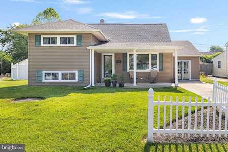 18 Merriman Rd Newark, DE 19713