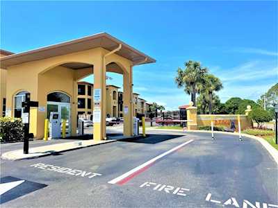 4302 Bayside Village Dr #201 Tampa, FL 33615