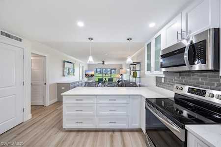 17 N High Point Cir #106 Naples, FL 34103