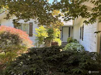 211 Cedardale Ln Hoodsport, WA 98548
