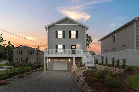 78 Sea View Dr Warwick, RI 02889