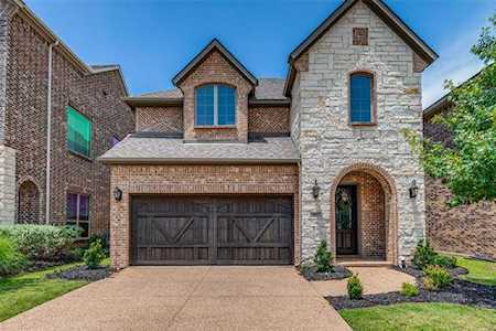 3917 N Brookridge Court Bedford, TX 76021