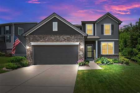 402 Wilmer Meadow Dr Wentzville, MO 63385