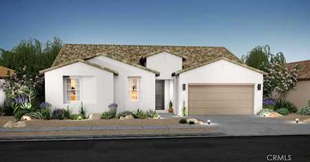45011 W Westmont Dr Lancaster, CA 93561