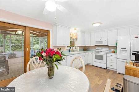795 Stinchcomb Rd Severna Park, MD 21146