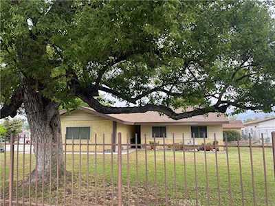 26410 Cypress St Highland, CA 92346