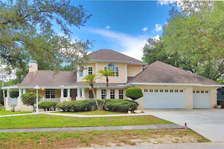 1740 N Riverhills Dr Temple Terrace, FL 33617