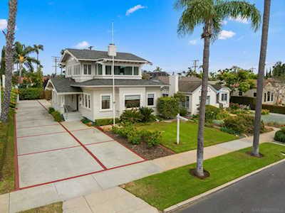 4679 Vista San Diego, CA 92116