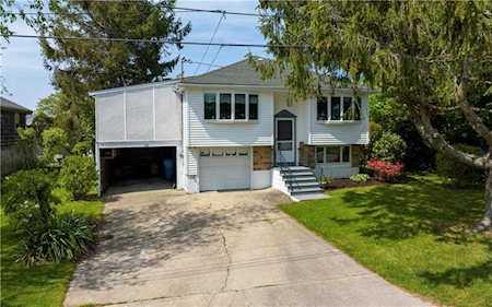 152 S S Seascape Ave Middletown, RI 02842