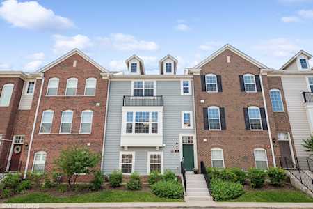 33 Marcel Ln Schaumburg, IL 60194