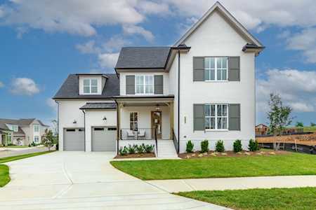 2748 Otterham Dr Thompsons Station, TN 37179