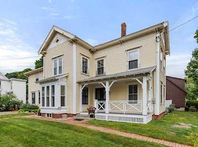 21 Whittier Lane Amesbury, MA 01913