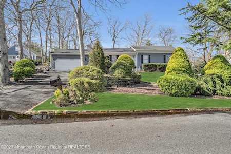 943 Birch Dr Brielle, NJ 08730